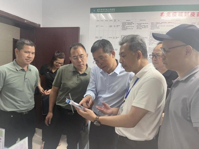 雷正龙理事长赴广西调研丙肝防治工作现场照片2.png