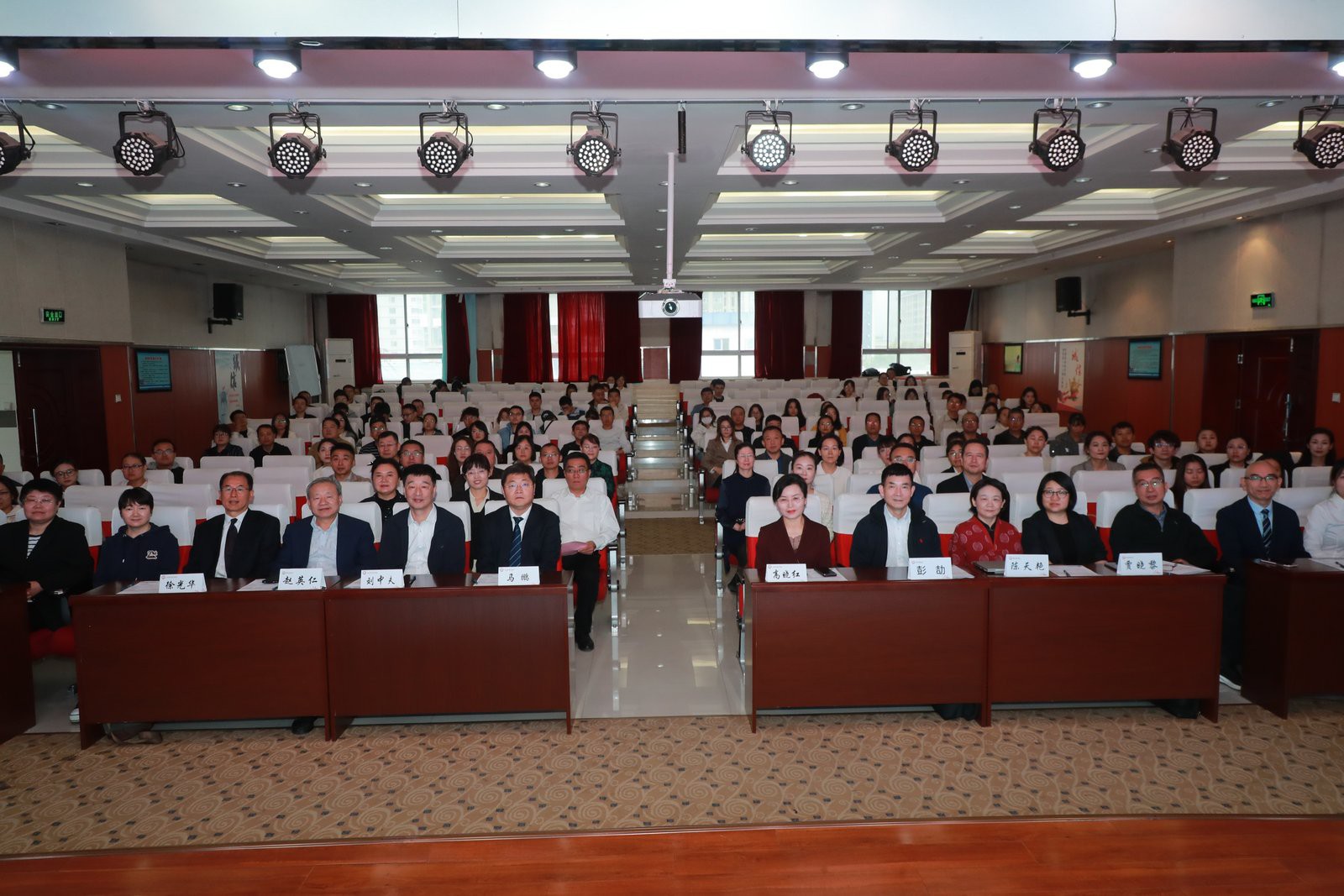 红色圣地传经验 医防同行护民生